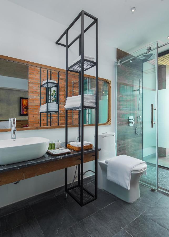 Cest La Vie Boutique Hotel Phnom Penh Exterior foto